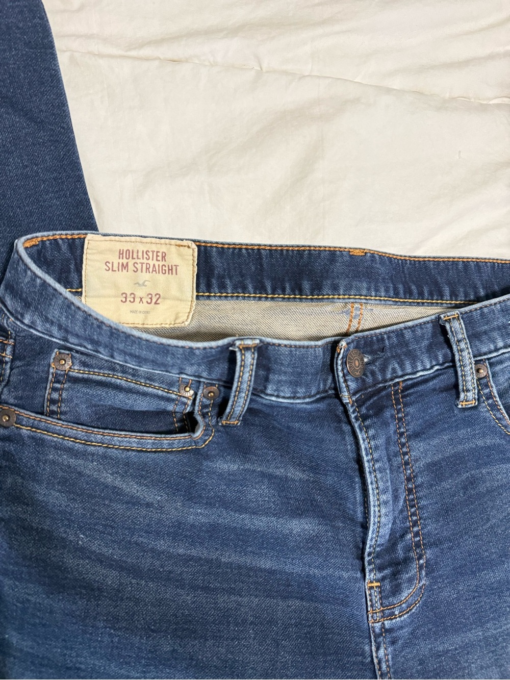 Hollister Men's Slim Straight Jeans in Mid Blue Wash